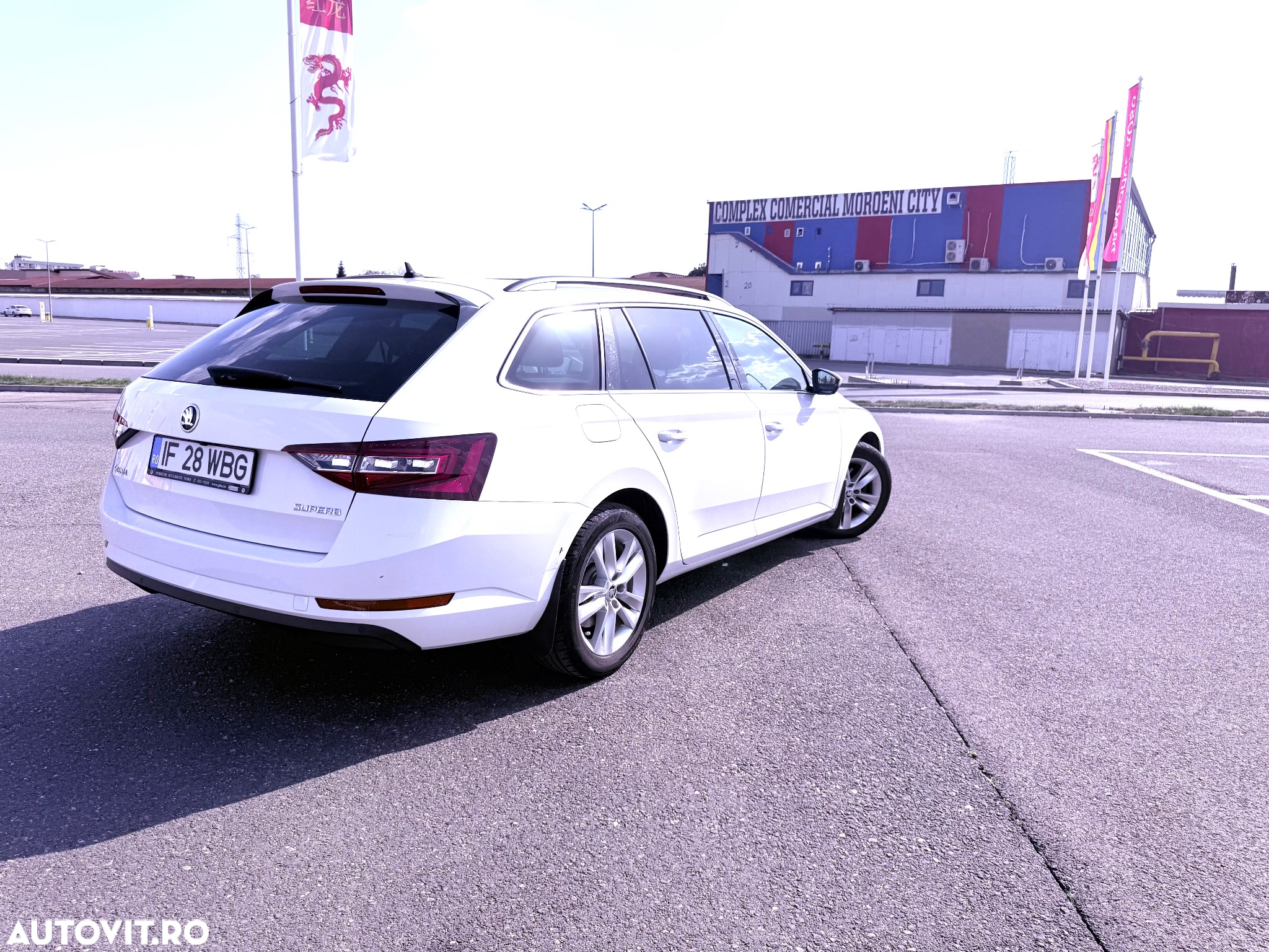 Skoda Superb 2.0 TDI DSG Sportline - 8