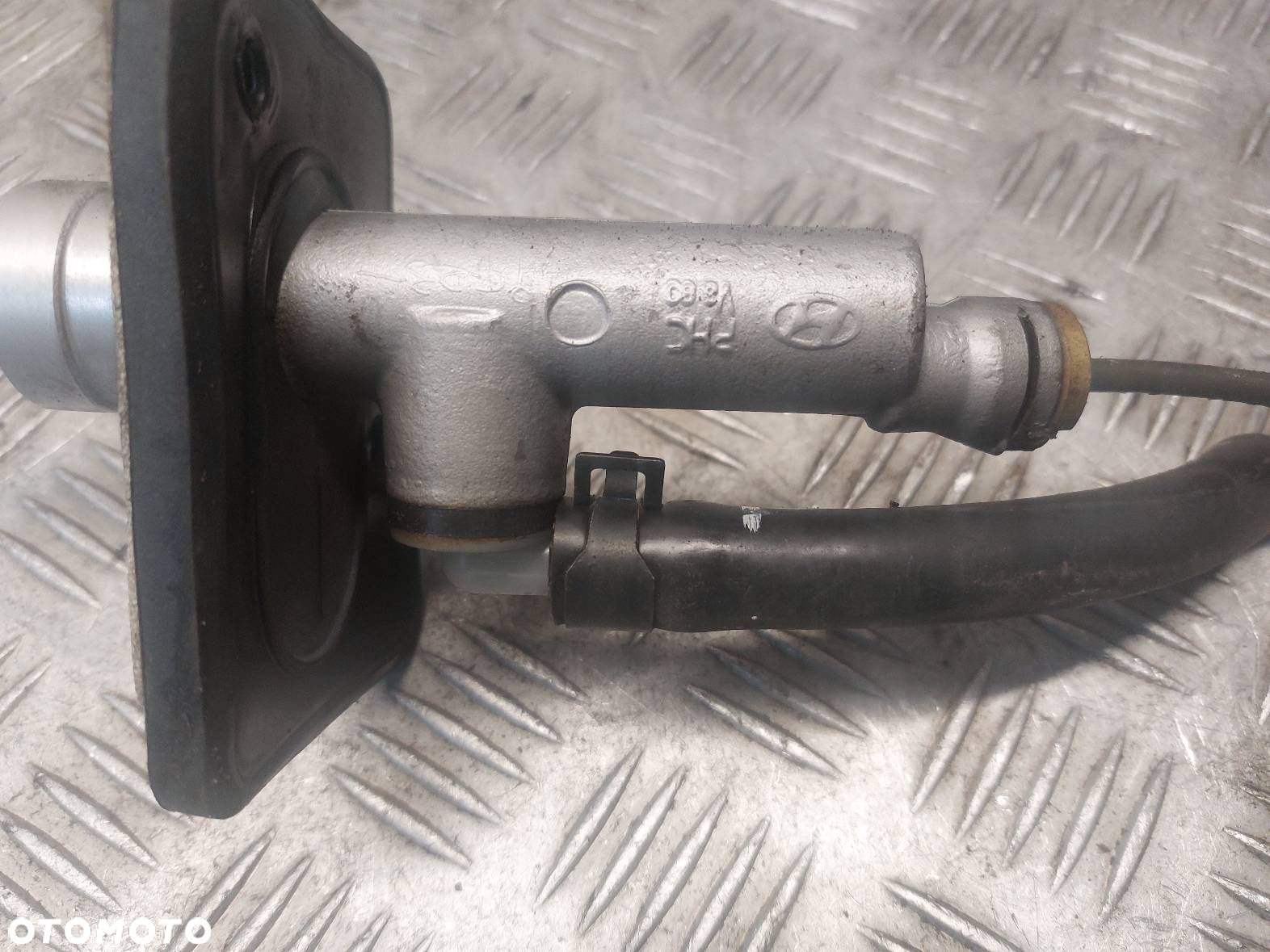 PRZEWÓD WYSPRZĘGLIKA WYSPRZĘGLIK POMPKA SPRZĘGŁA KIA CEED I 1.6 CRDI - 4