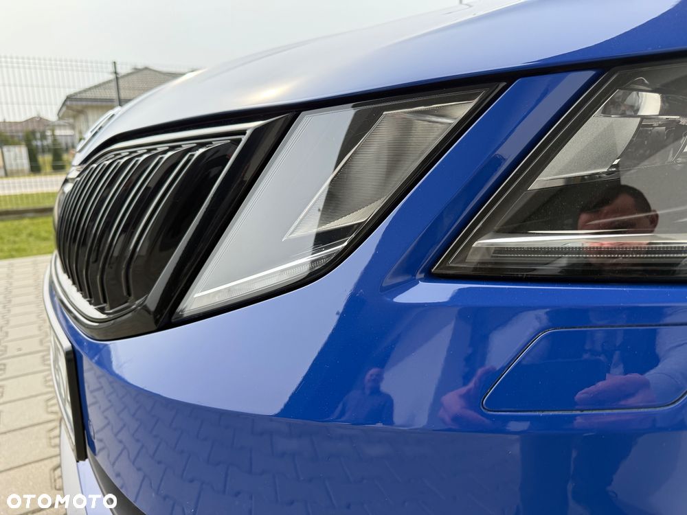 Skoda Octavia 2.0 TDI DSG Sportline - 9