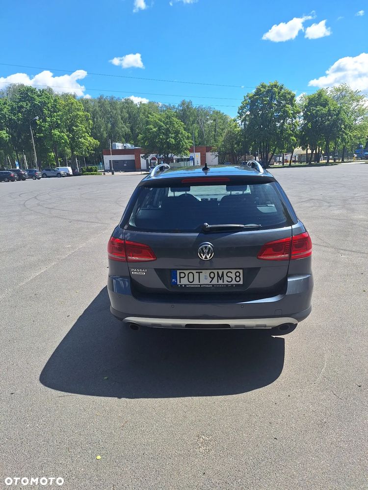 Volkswagen Passat 2.0 TDI 4Motion DSG BlueMotion Tech R-Line - 4