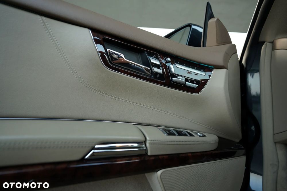 Mercedes-Benz CL 500 4-Matic BlueEff - 15
