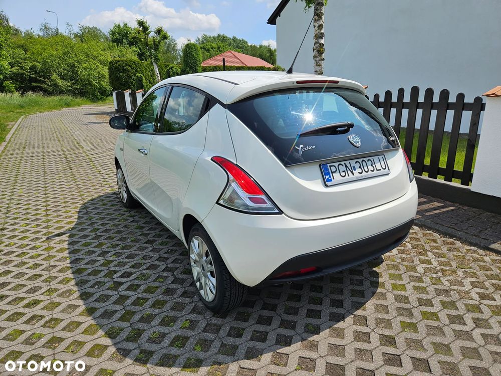 Lancia Ypsilon 1.2 8V Gold - 8