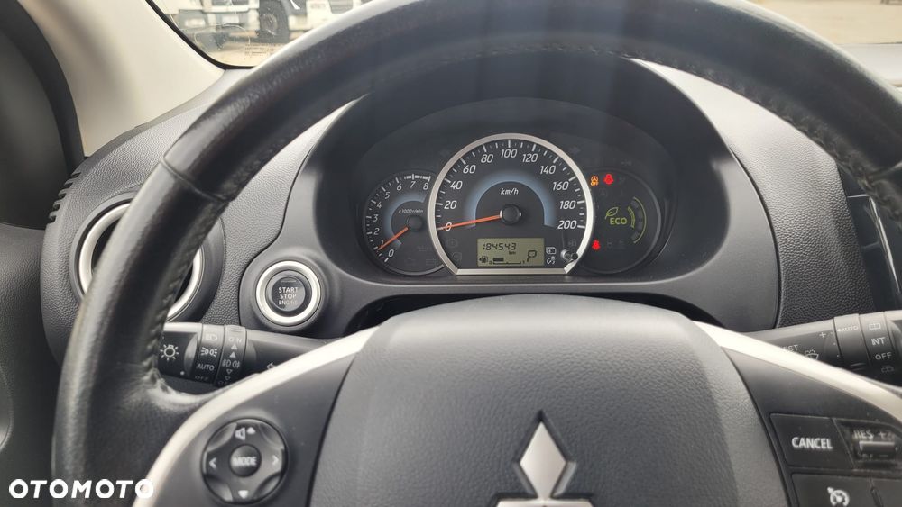 Mitsubishi Space Star 1.2 Intense CVT - 32