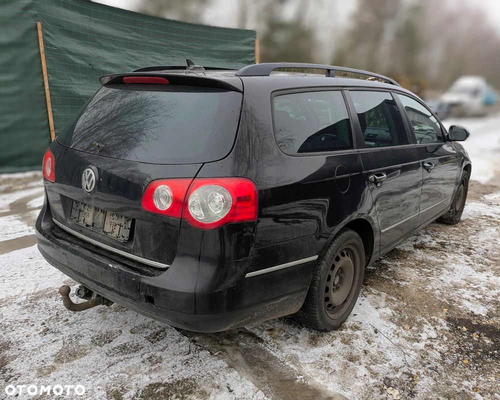 VW Passat B6 kombi 2.0 BMP L041 na części - 10