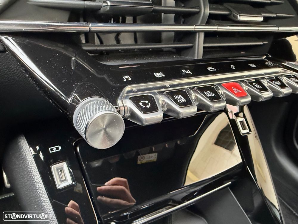 Peugeot e-208 50 kWh GT Pack - 32