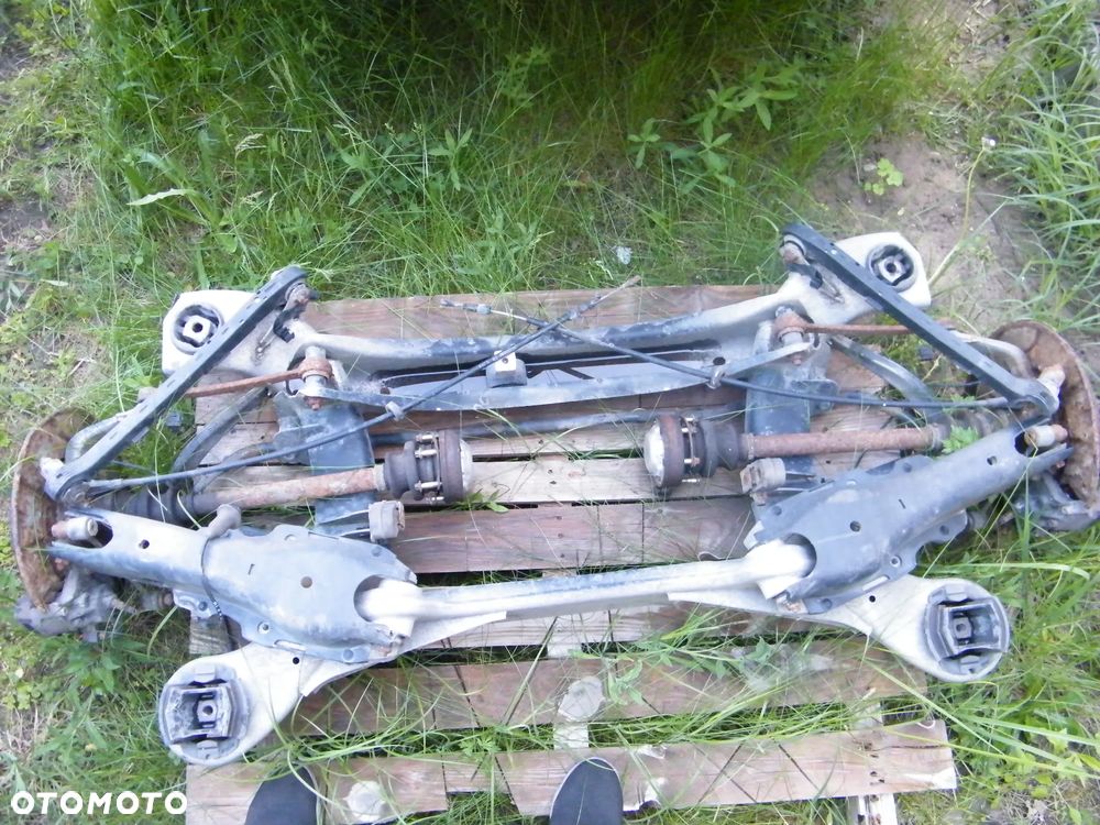 Półoś Piasta Zwrotnica Wahacz Sanki Belka Tarcze Zacisk Dyferencjał Drążek Stabilizator Tył Zawieszenia  Mercedes W220 3.2 CDI 197KM - 12