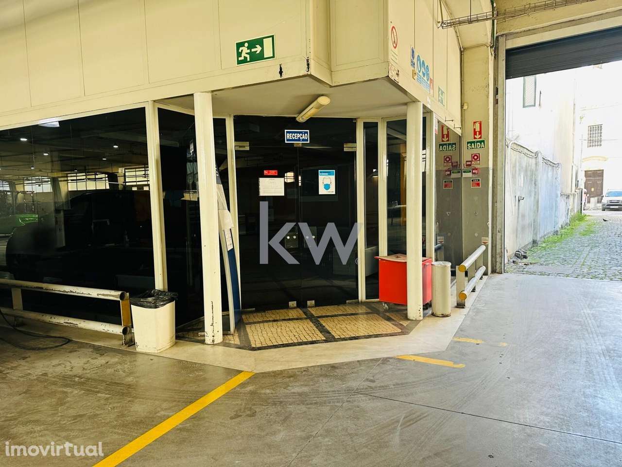 ARRENDA-SE Armazém Amplo e Versátil  no Coração da Graça - Oportunidad - Grande imagem: 3/25