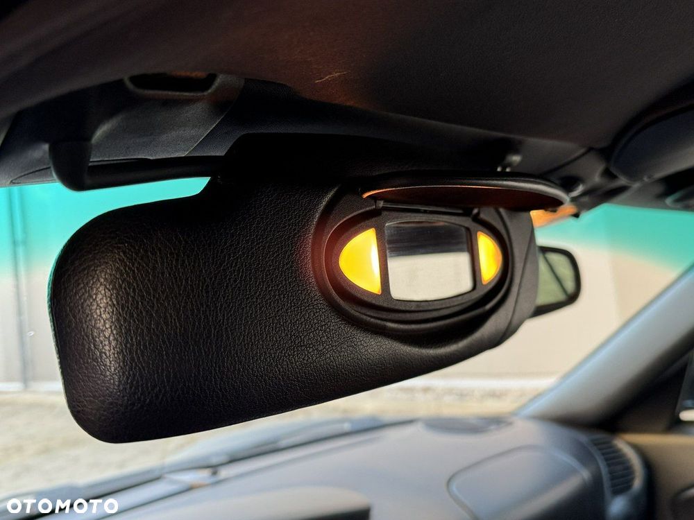 Porsche 911 Carrera 4 Cabrio - 38