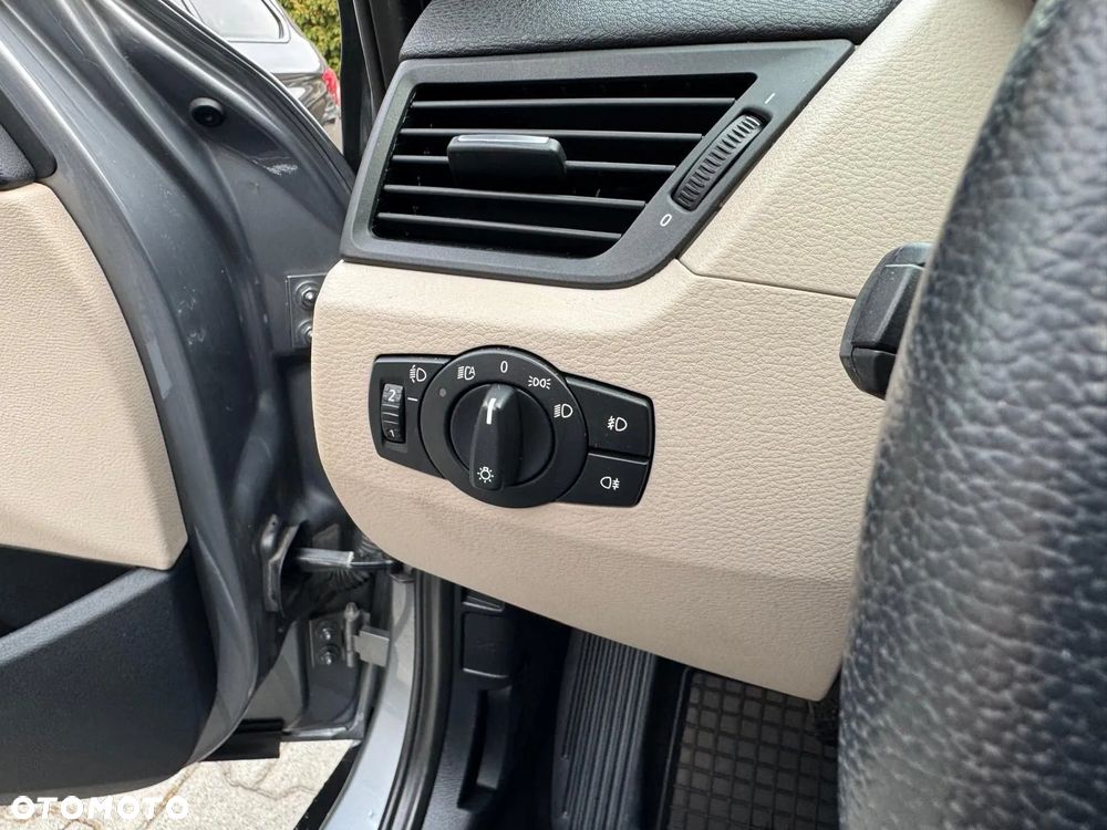 BMW X1 xDrive20d - 23