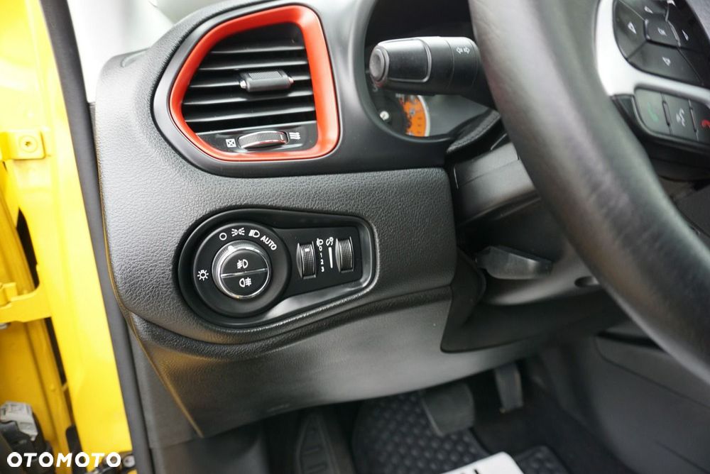 Jeep Renegade - 16