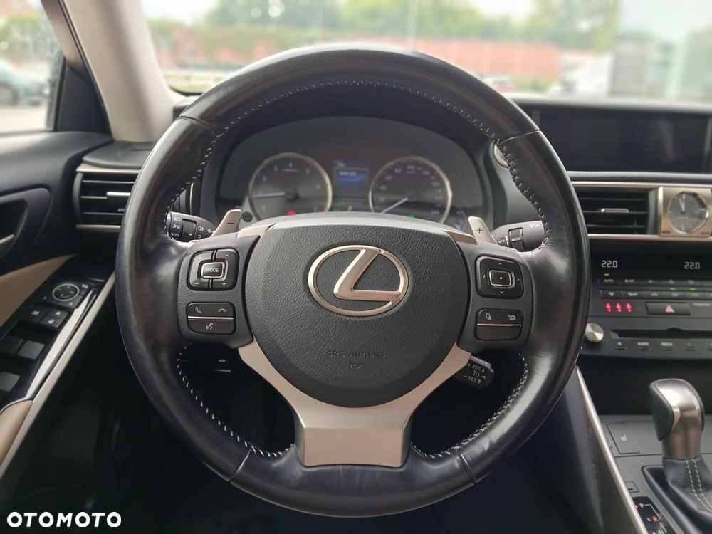 Lexus IS - 14