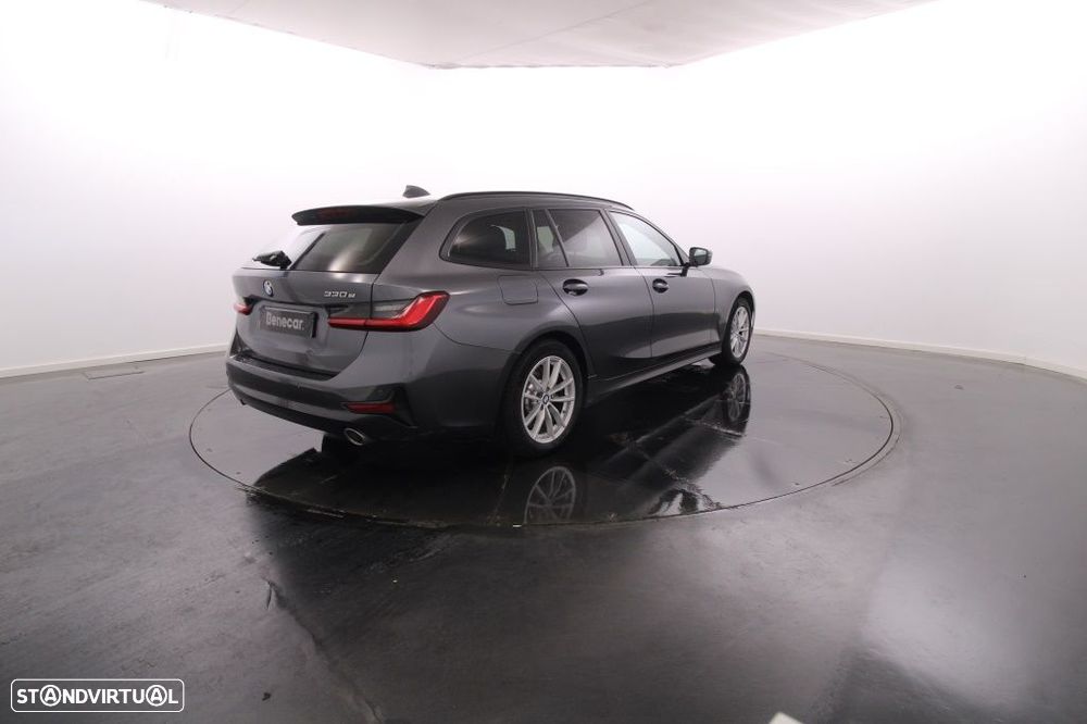BMW 330 e Touring Auto - 7
