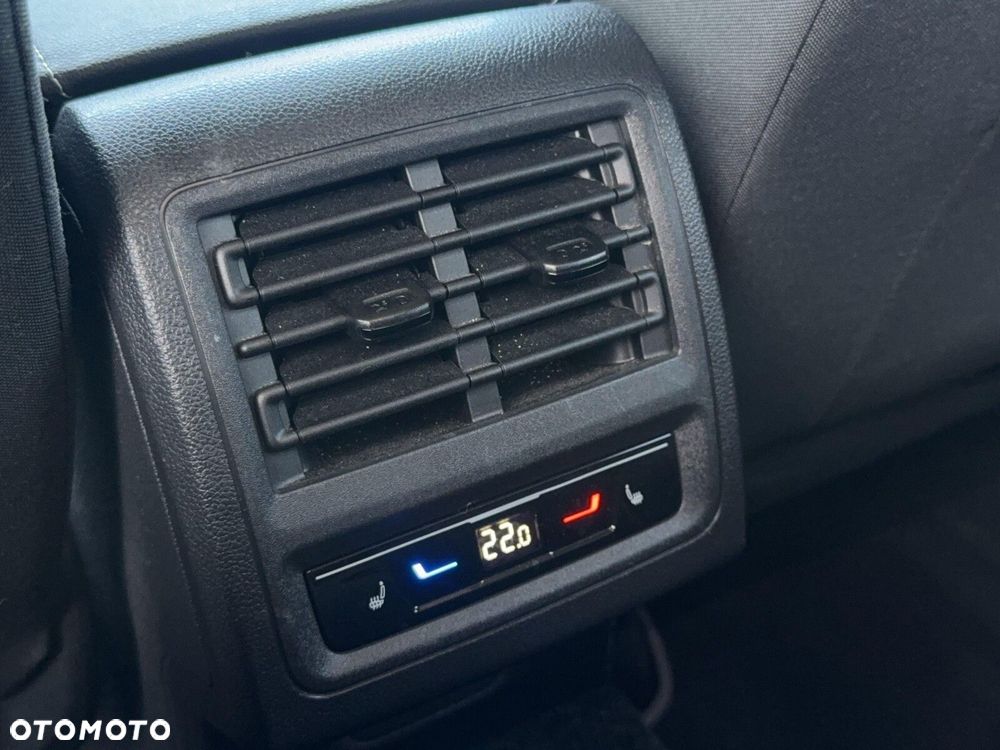 Volkswagen Golf - 32