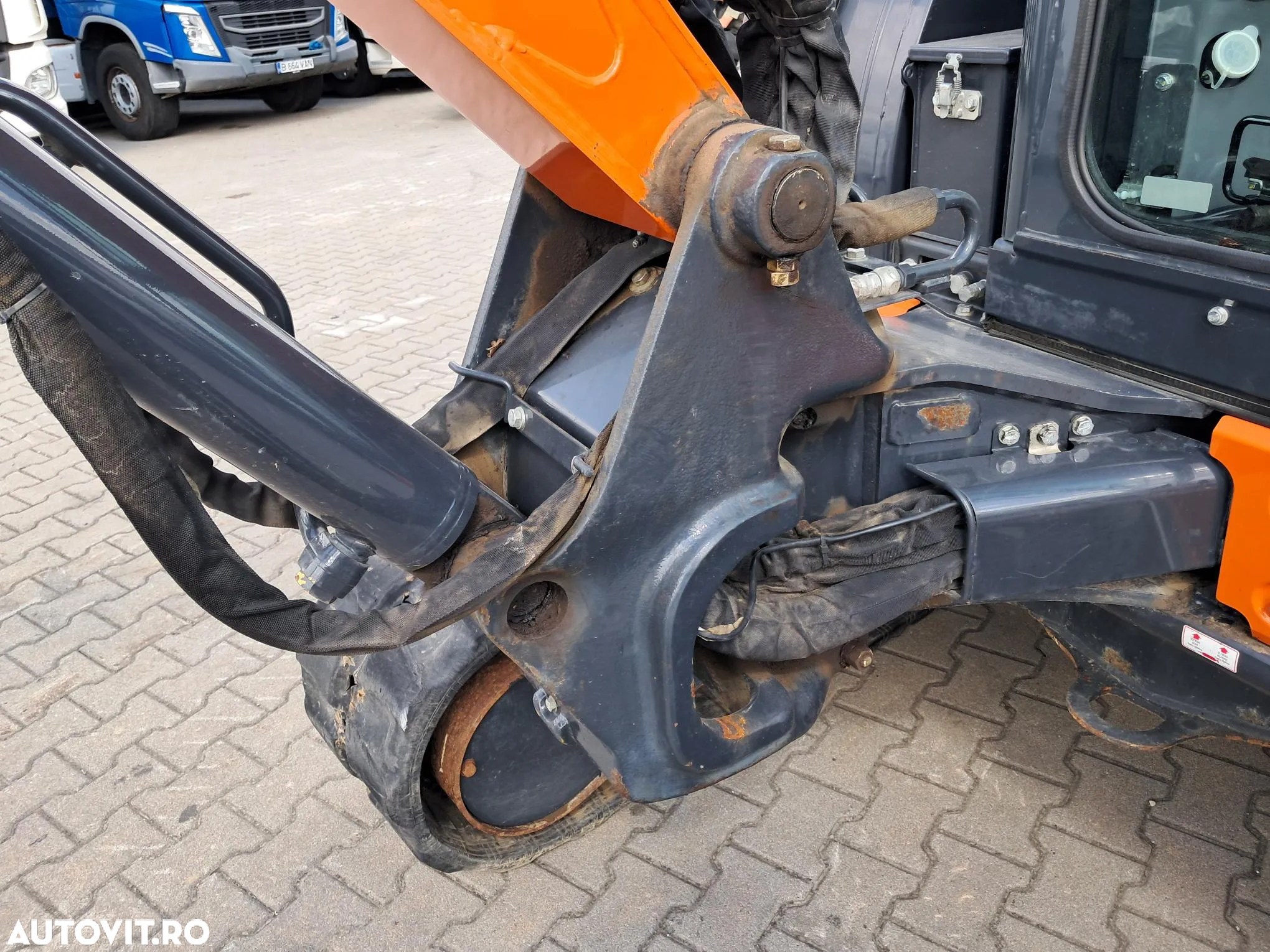Hitachi ZX48U-6 ZAXIS 48U DOUA CUPE SI LAMA TIP BULDOZER - 11