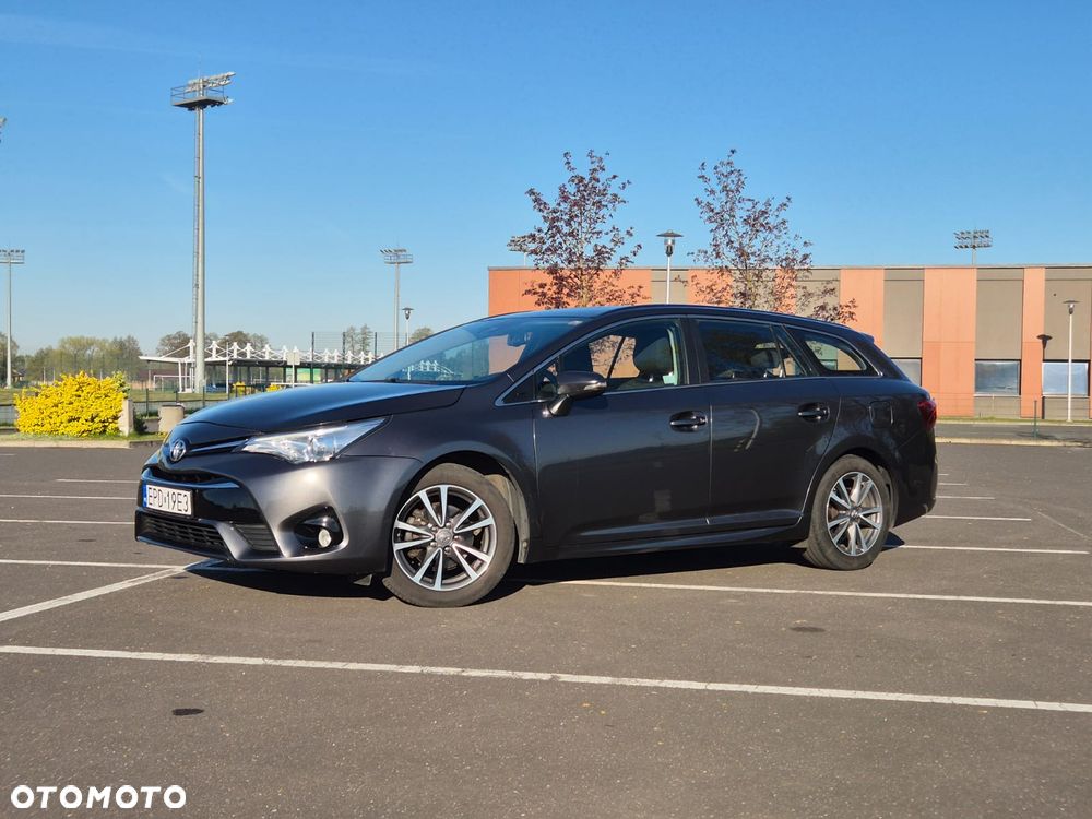 Toyota Avensis 1.6 Active - 2