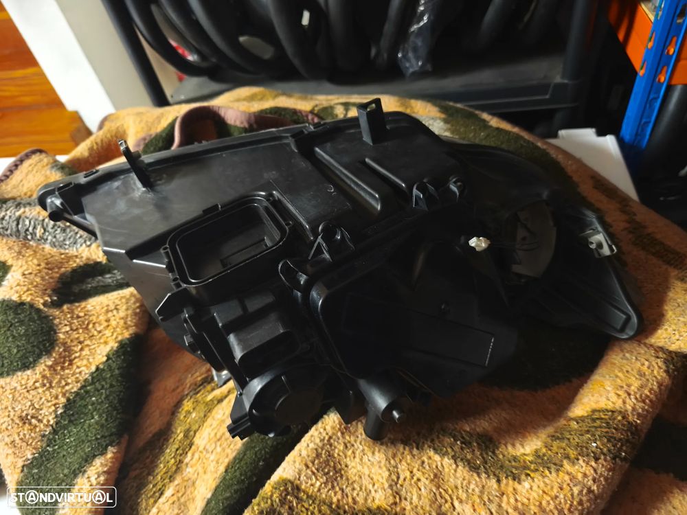 Farol esquerdo BMW E90 E91 LCI bi-xenon - 5