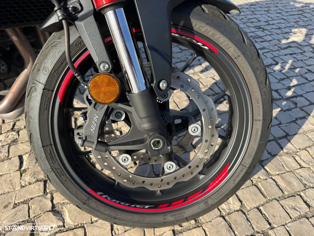 Honda CB 750 Hornet - 6