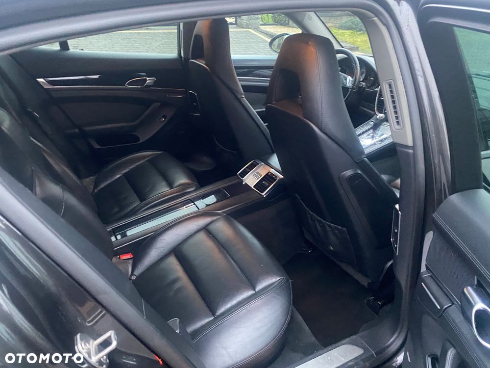 Porsche Panamera 4S - 11