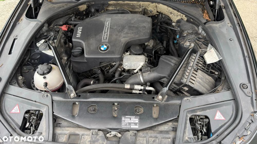 BMW Seria 5 520i - 14