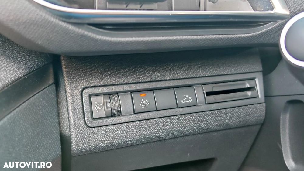 Peugeot 3008 BlueHDi 130 Stop & Start EAT8 Allure Pack - 29