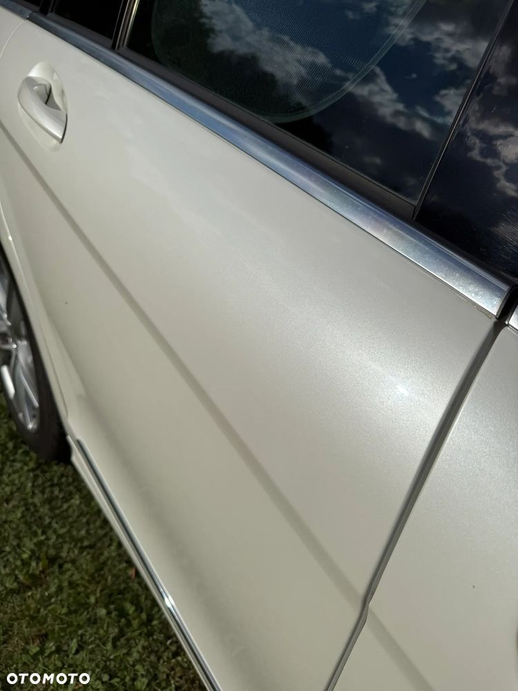 Mercedes-Benz Klasa C 180 CGI BlueEff Avantgarde - 23