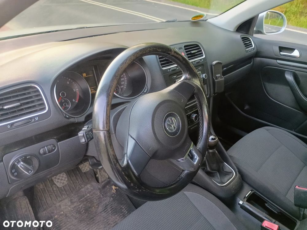 Volkswagen Golf 1.6 TDI DPF Highline - 14