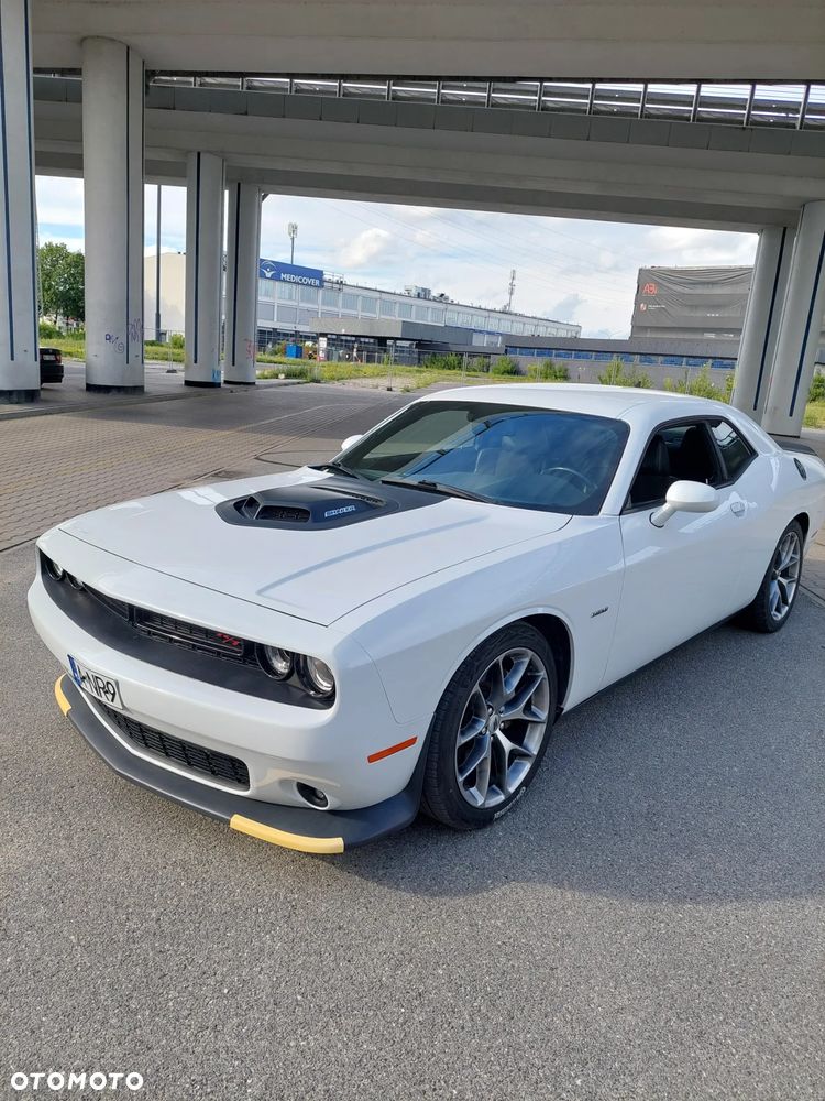 Dodge Challenger - 1