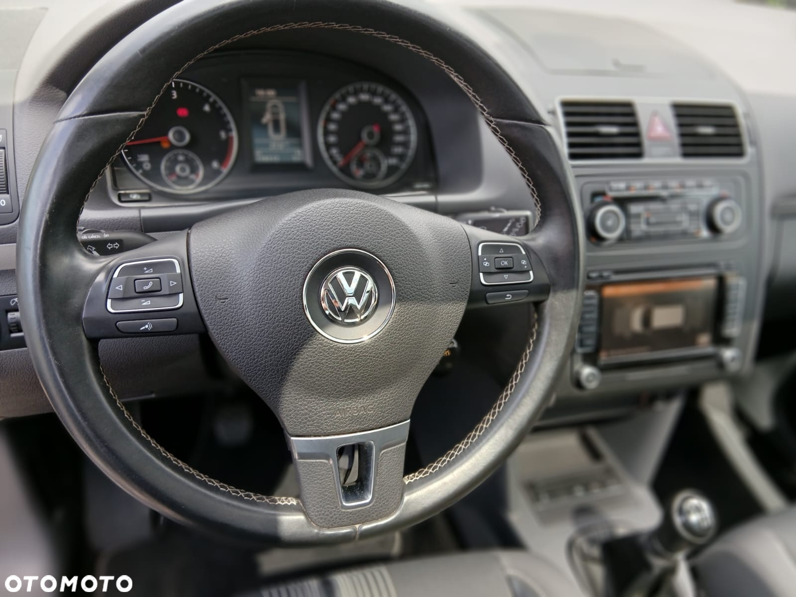 Volkswagen Touran 2.0 TDI DPF MATCH - 21