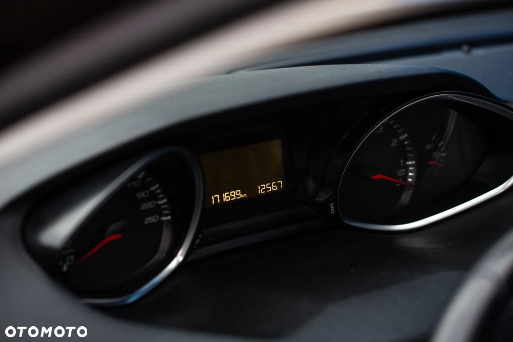 Peugeot 308 125 THP Allure - 10