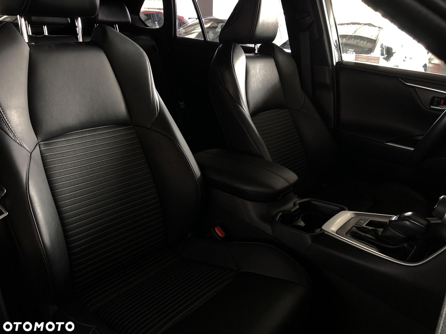 Toyota RAV4 - 14