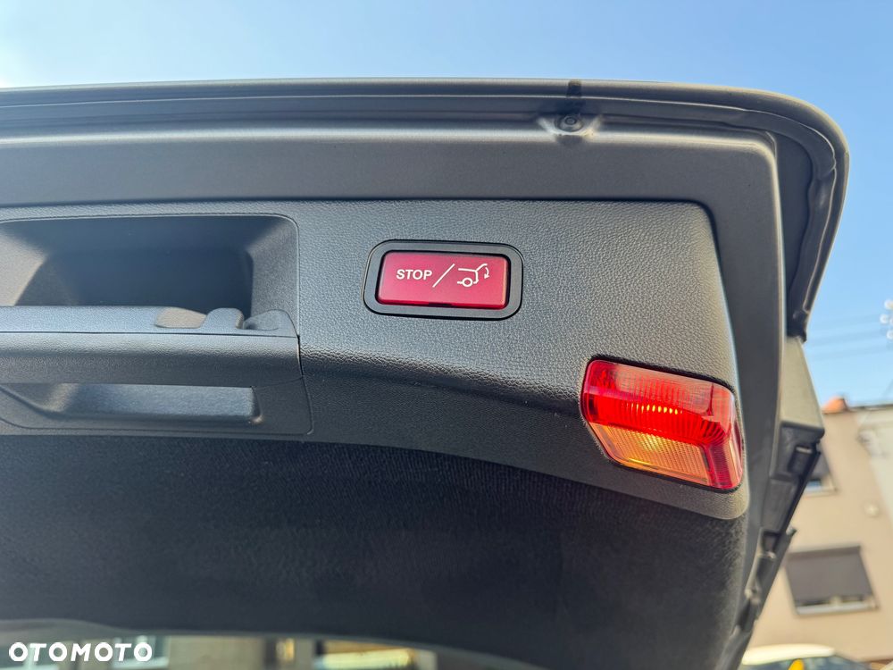 Mercedes-Benz Klasa E 200 CGI BlueEffICIENCY Avantgarde - 14