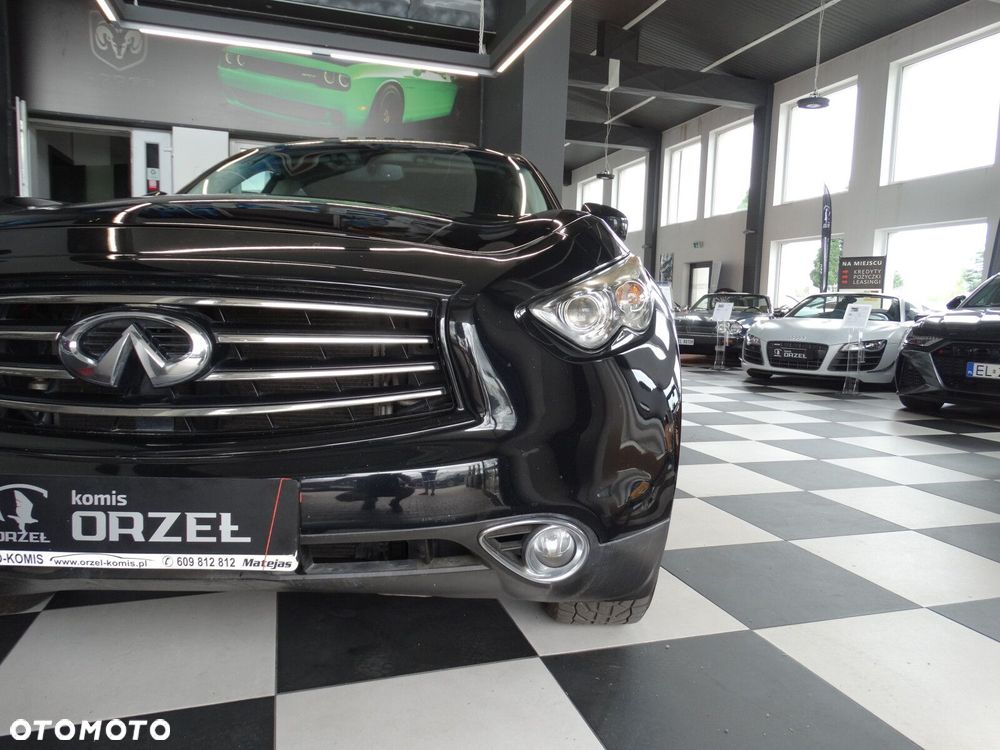 Infiniti QX70 - 33