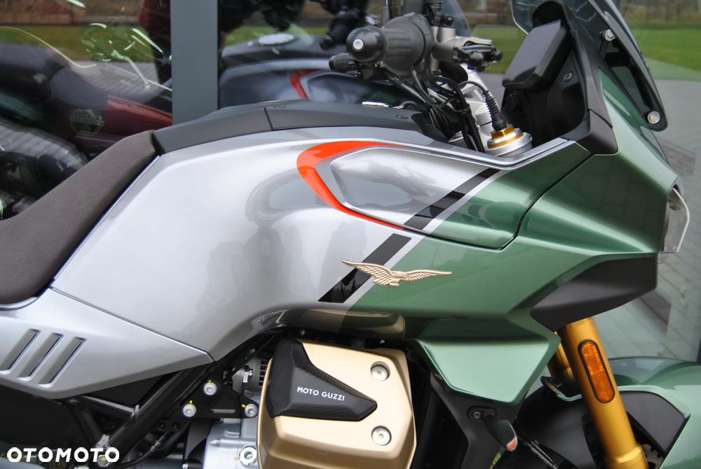 Moto Guzzi V100 Mandello - 12