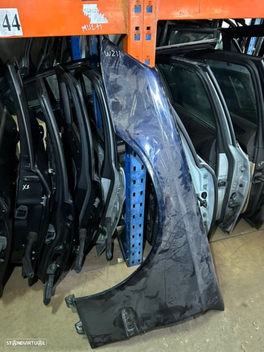 Guarda Lamas esquerdo Mercedes w211 - 1