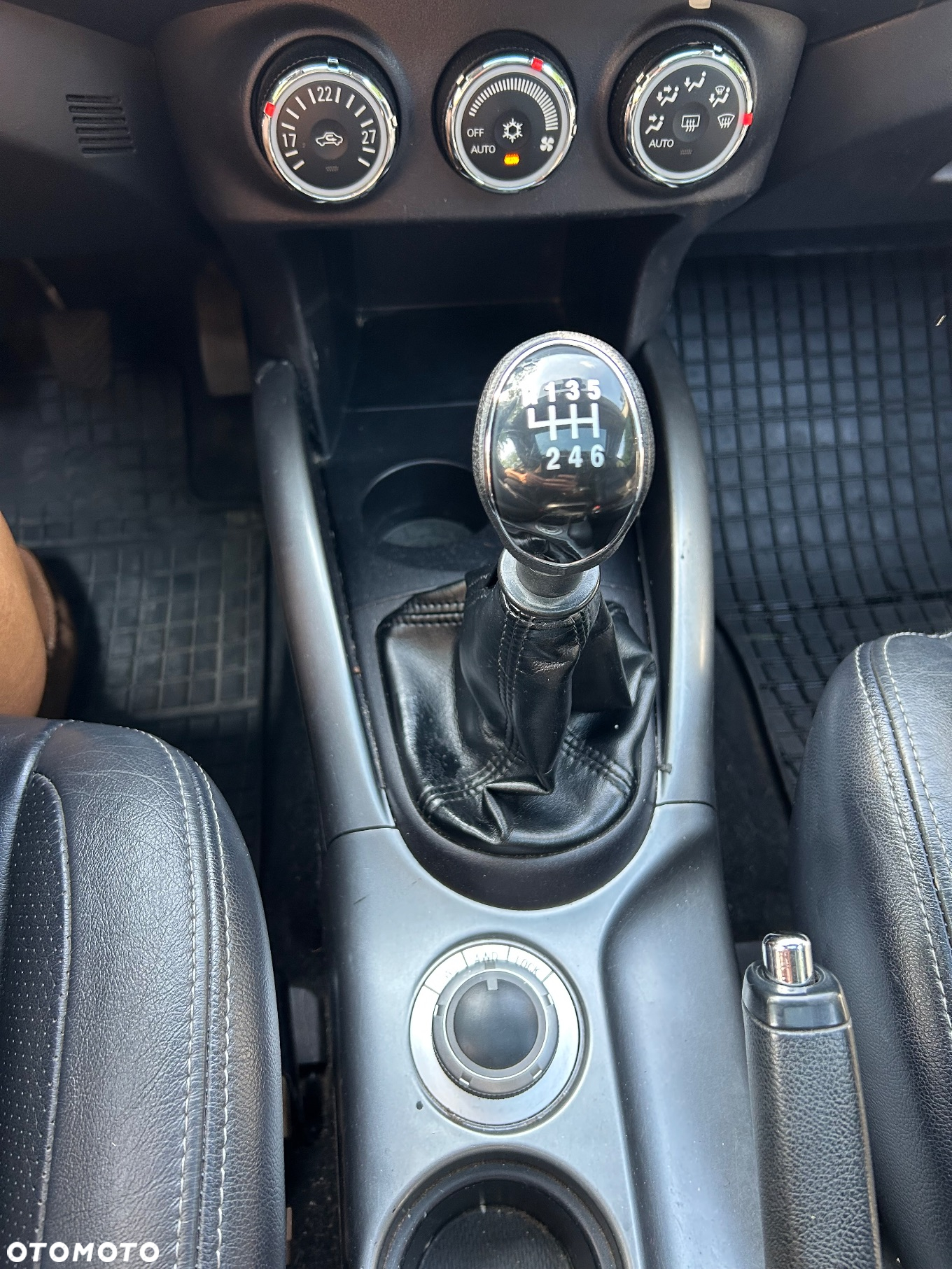 Mitsubishi Outlander 2.0 DID Intense + SE - 10