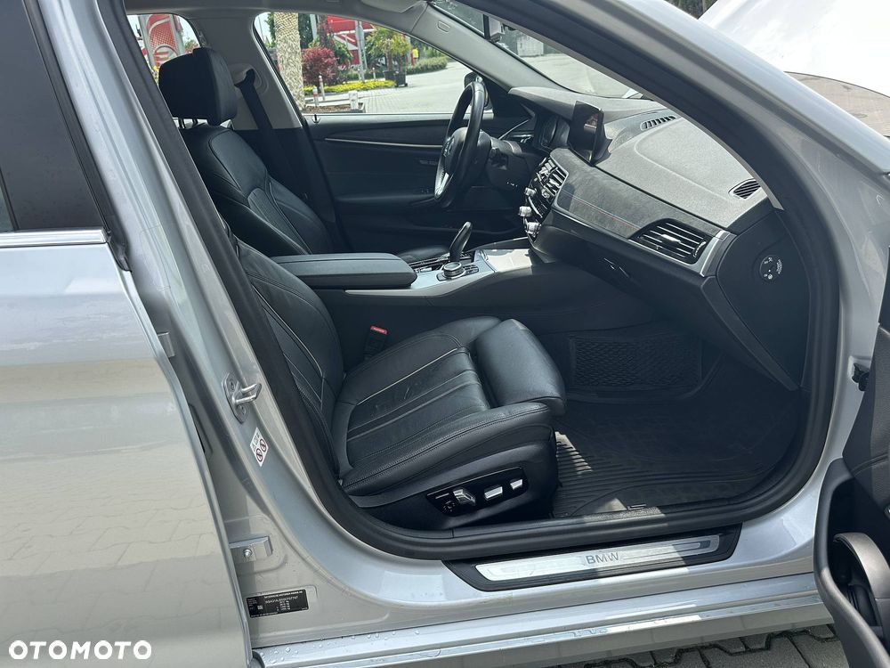 BMW Seria 5 530d xDrive - 6