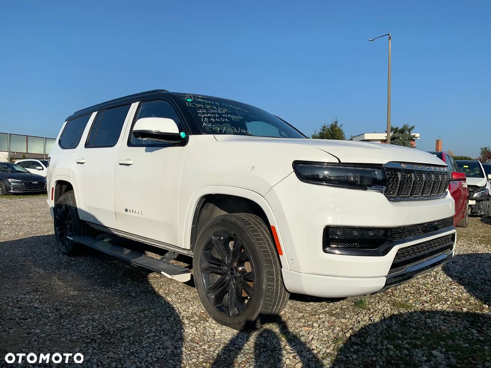 Jeep Grand Wagoneer - 7