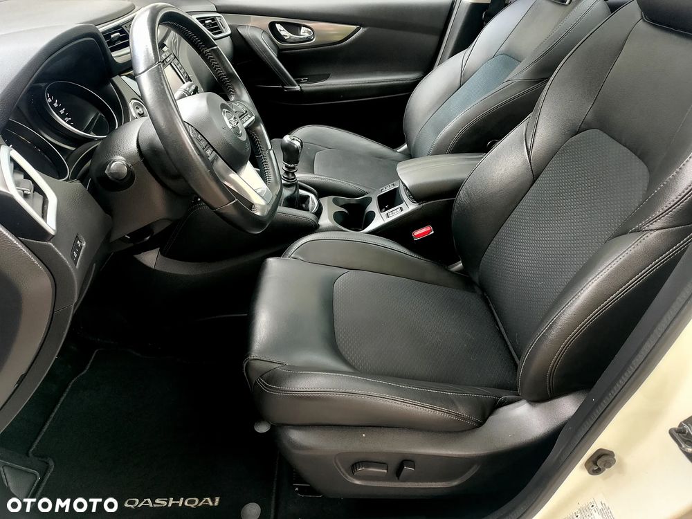 Nissan Qashqai 1.6 dCi DPF tekna - 13