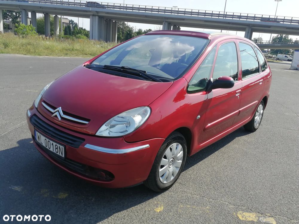 Citroën Xsara Picasso 2.0 16V Exclusive - 1