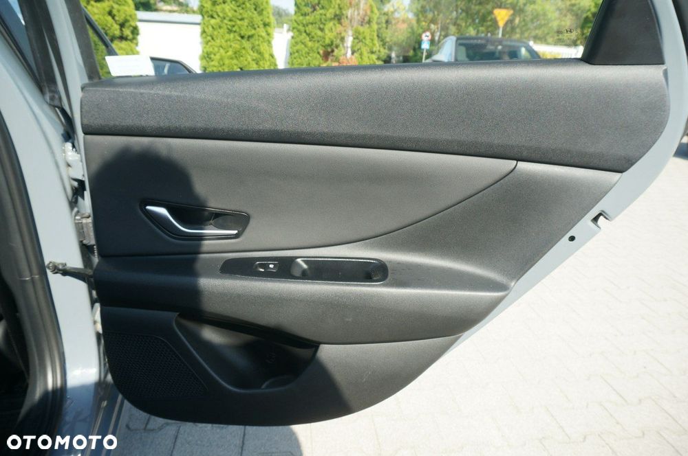 Hyundai Elantra - 29