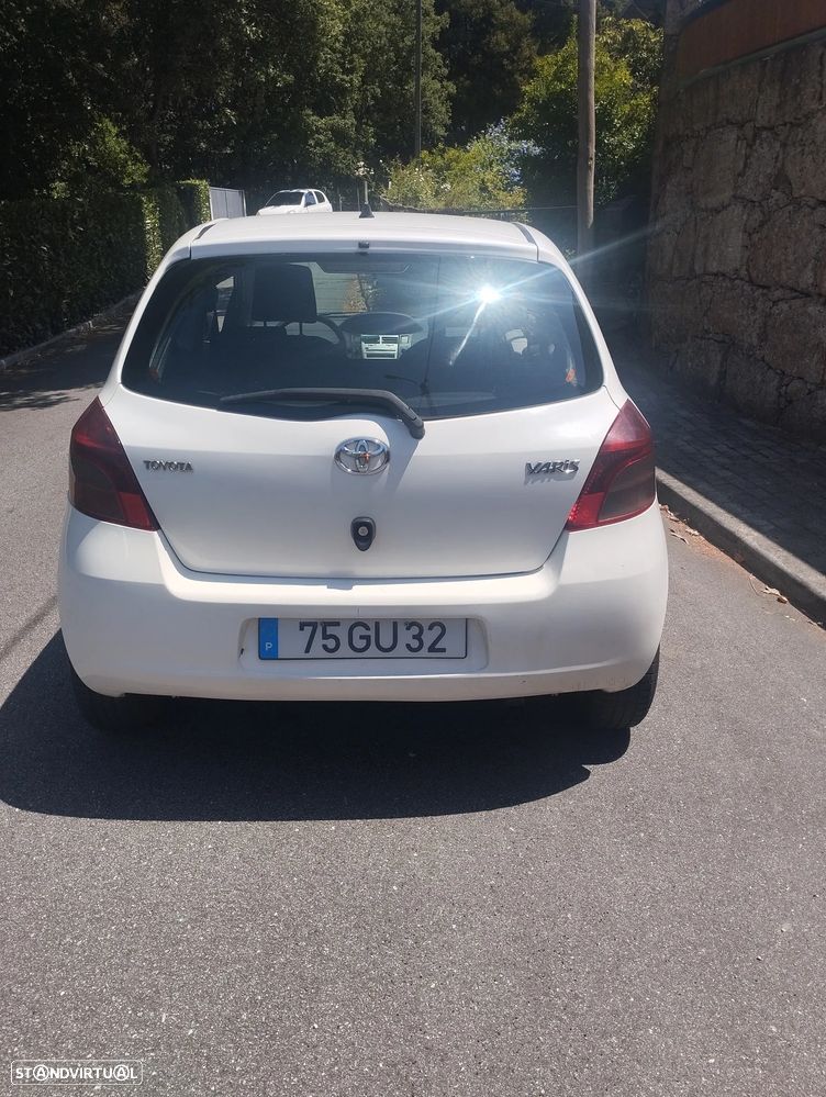 Toyota Yaris 1.4 D-4D - 8