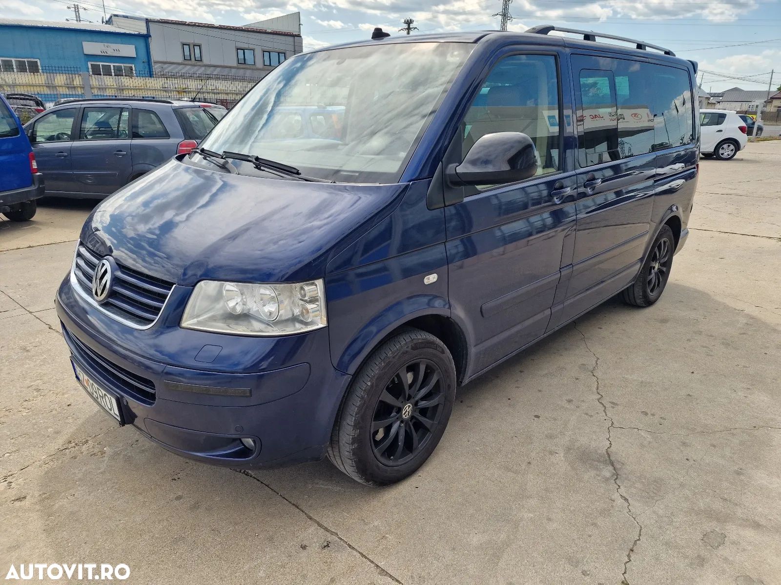 Volkswagen Multivan - 1