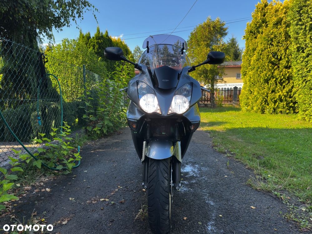Honda VFR - 2