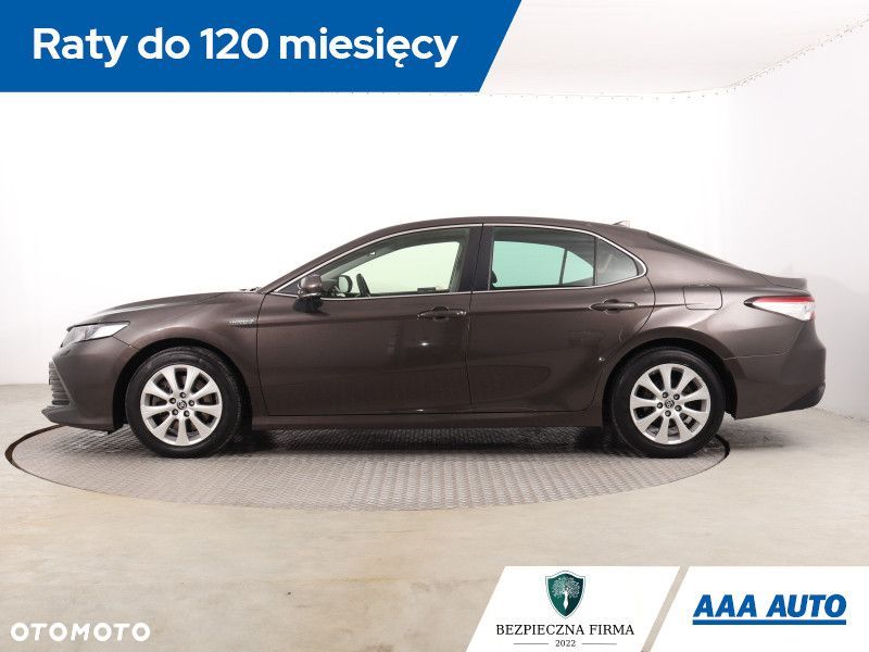 Toyota Camry - 4