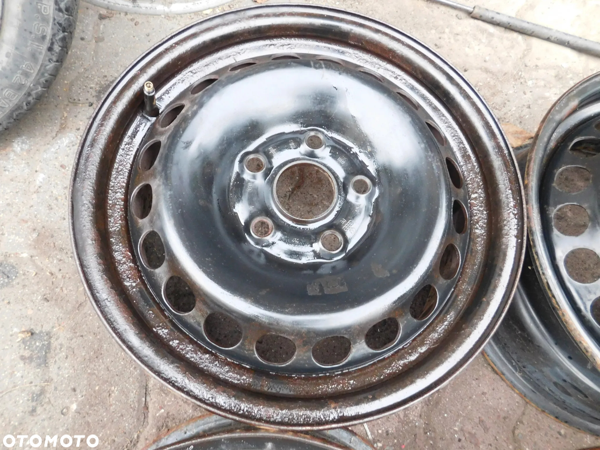 felgi stalowe 4szt 15" ET45 PASSAT AUDI A4 B5 GOLF V CADDY A3 8P OCTAVIA II - 2