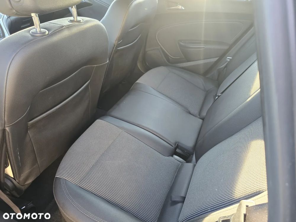 Opel Astra 1.7 CDTI DPF Cosmo - 12
