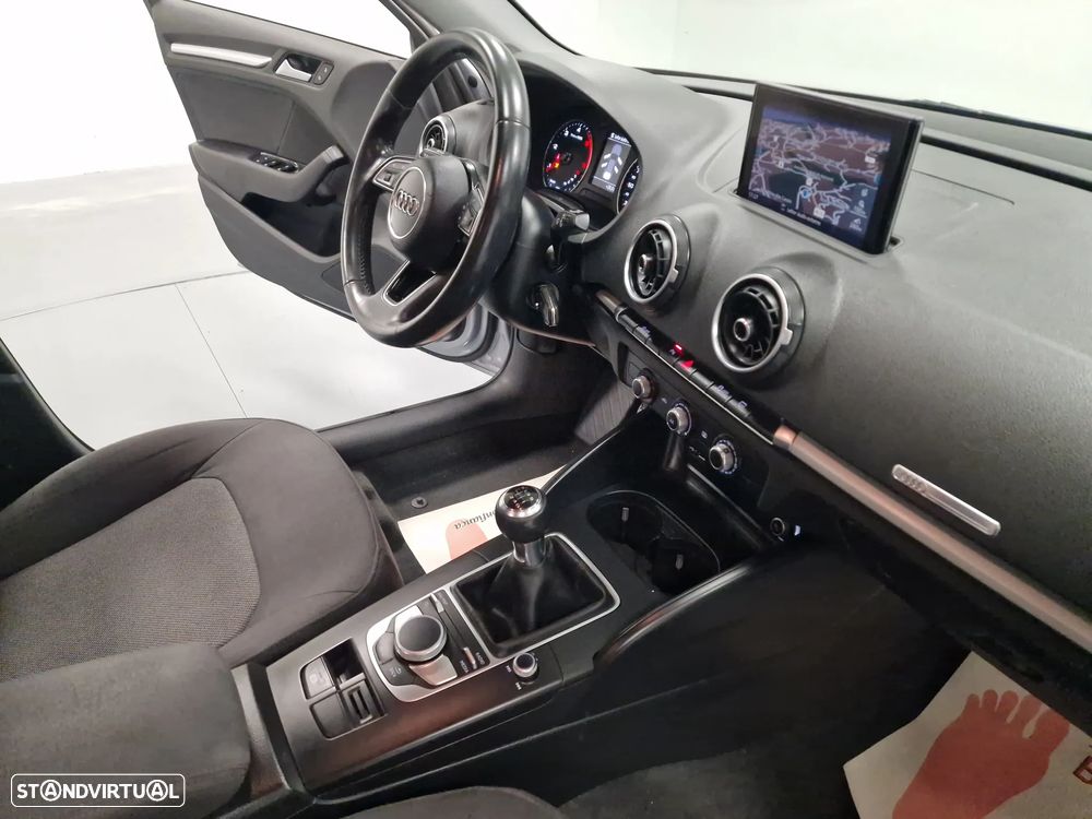 Audi A3 Sportback 1.6 TDI Design - 42