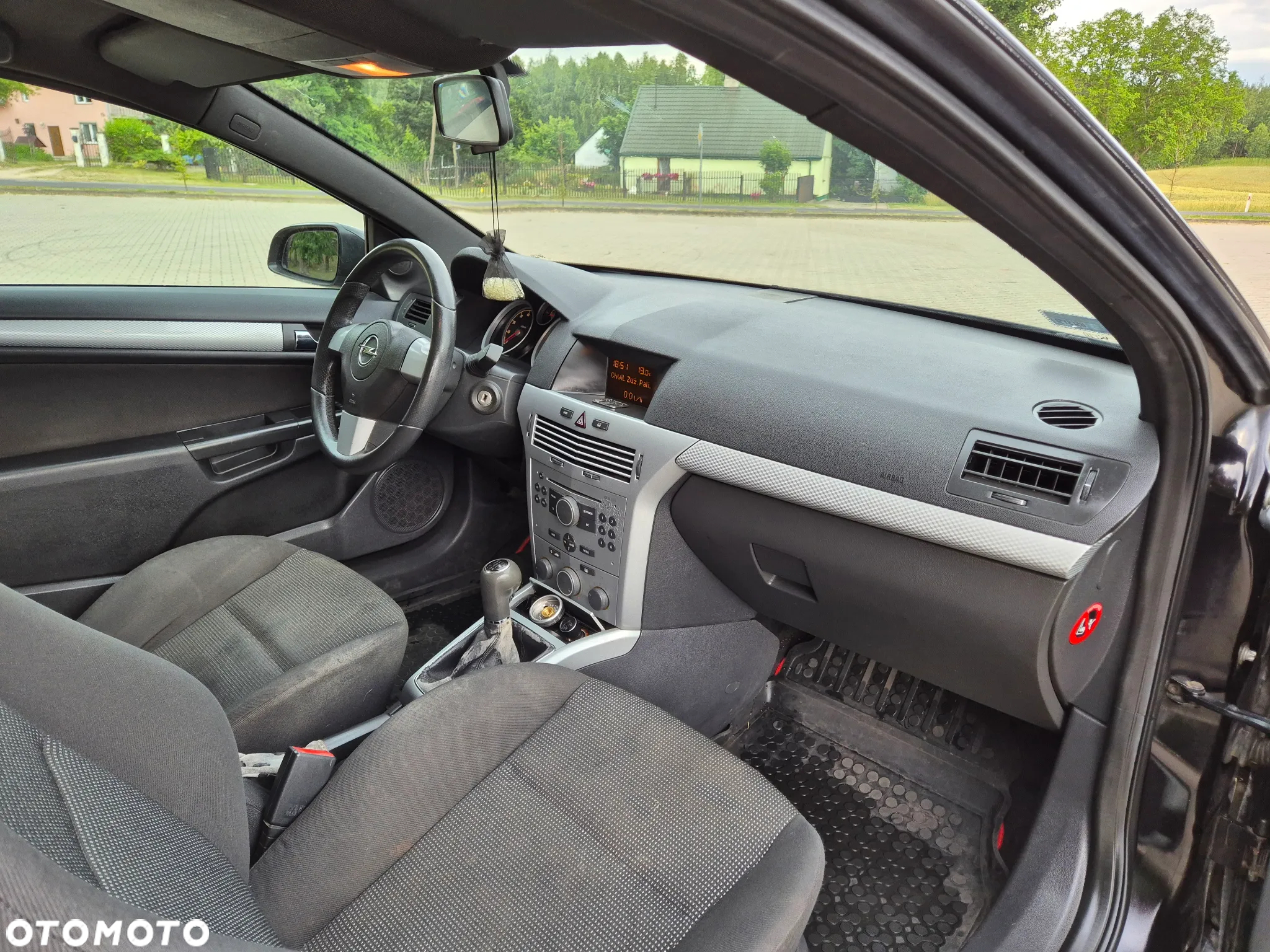 Opel Astra III GTC 1.8 Sport - 24