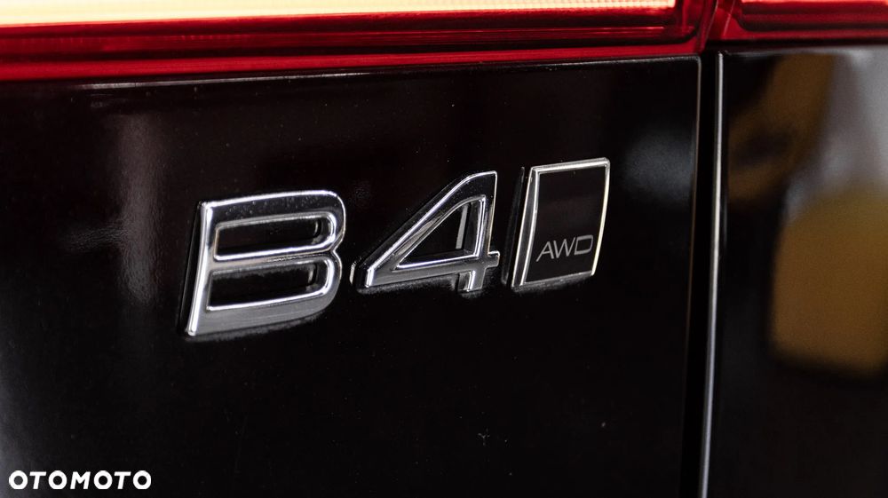 Volvo XC 60 B4 D AWD Plus Dark - 13