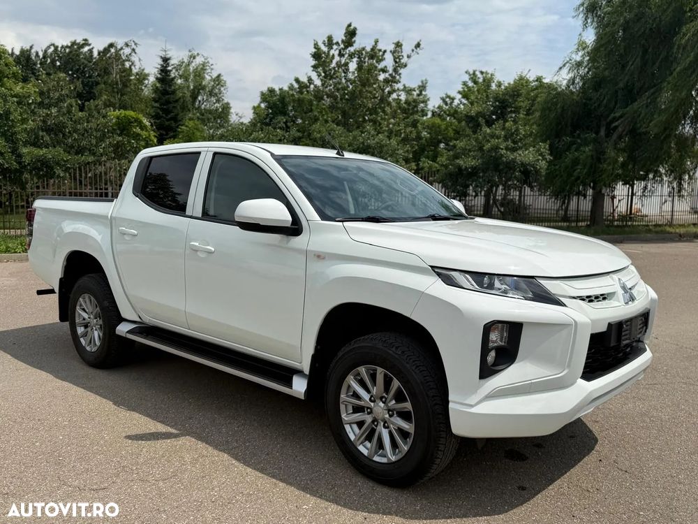 Mitsubishi L200 Double Cab 2.2 DI-D M/T Instyle - 2